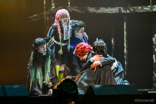 画像ギャラリー No.010のサムネイル画像 / 舞台「鬼滅の刃」其ノ伍 襲撃 刀鍛冶の里ゲネプロレポート。刀鍛冶の里を守るため,炭治郎,禰豆子,時透,甘露寺,玄弥が奮闘