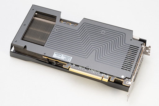 画像ギャラリー No.007のサムネイル画像 / AMDの新ミドルハイGPU「Radeon RX 9070 GRE」は，RX 9070とRX 9060 XTの間に入り，ゲームによってはGeForce RTX 5070を上回ることも