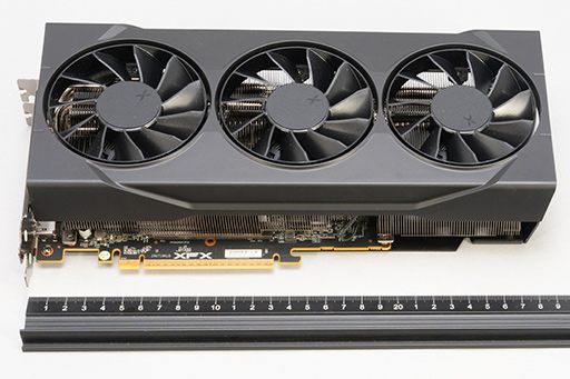 画像ギャラリー No.010のサムネイル画像 / AMDの新ミドルハイGPU「Radeon RX 9070 GRE」は，RX 9070とRX 9060 XTの間に入り，ゲームによってはGeForce RTX 5070を上回ることも