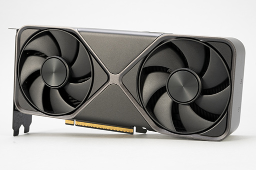 画像ギャラリー No.002のサムネイル画像 / GeForce RTX 50シリーズ第4弾「GeForce RTX 5070 Founders Edition」レビュー。前世代からしっかりと性能向上を果たす