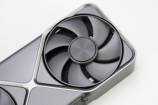画像ギャラリー No.018のサムネイル画像 / GeForce RTX 50シリーズ第4弾「GeForce RTX 5070 Founders Edition」レビュー。前世代からしっかりと性能向上を果たす