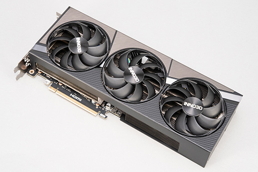画像ギャラリー No.003のサムネイル画像 / INNO3D製「GeForce RTX 5080 X3 OC」&「GeForce RTX 5070 Ti X3」レビュー。SFF準拠のRTX 50搭載カードは性能も優秀だった