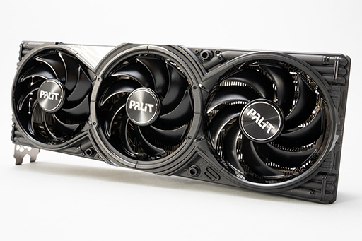 画像ギャラリー No.002のサムネイル画像 / クロックアップ版RTX 5070は，RTX 4080超えを達成できるのか。Palit「GeForce RTX 5070 GamingPro OC」で検証してみた