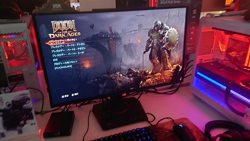 画像ギャラリー No.001のサムネイル画像 / ［プレイレポ］「DOOM: The Dark Ages」，攻守一体型の盾「シールドソー」や刷新された「グローリーキル」，ドラゴンや巨大メカの大迫力バトルを体験