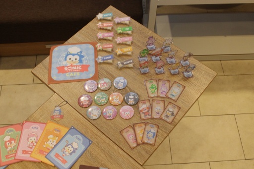 画像ギャラリー No.015のサムネイル画像 / 「SONIC & FRIENDS(ソニック&フレンズ)」コラボカフェ,本日オープン。可愛いソニック達がもてなしてくれる癒やし空間を紹介