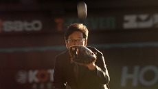画像ギャラリー No.016のサムネイル画像 / 栗山英樹さんがピッチングを披露。「プロ野球RISING」新TVCM「駆け上がれ、新世代」篇の放送がスタート