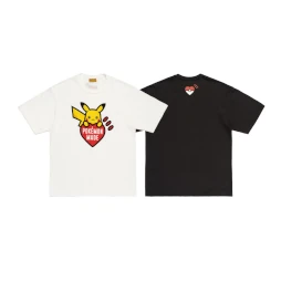 画像ギャラリー No.012のサムネイル画像 / カモネギのジャケットに“ネギがさせる”！？ HUMAN MADE，ポケモンコラボアイテムを10月11日に発売