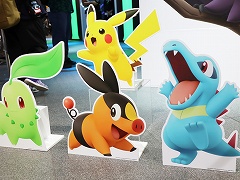 「Pokémon LEGENDS Z-A」の世界観を表現したスペシャルイベントが，東京・SHIBUYA TSUTAYAにて期間限定で開催中。昼夜で異なる顔を見せるミアレシティを再現