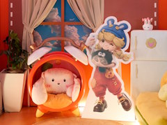 小人となって，何もかも大きく見える世界で暮らす生活シミュレーション「リリのワールド」が出展。可愛いブースでグッズをもらおう［TGS2025］【PR】