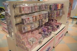 画像ギャラリー No.016のサムネイル画像 / 「アイプリショップ」池袋店の内覧会レポート。子どもから大人まで楽しめる工夫が盛りだくさんの店内
