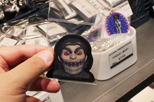 画像ギャラリー No.007のサムネイル画像 / 渋谷PARCOに「KOJIMA PRODUCTIONS × PARCO GAMES STRAND STORE」本日オープン。約3か月にわたり多数のコラボグッズを販売。パンチの利いたコラボメニューも注目