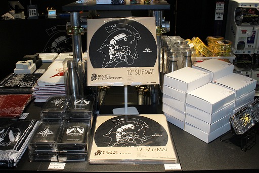 画像ギャラリー No.014のサムネイル画像 / 渋谷PARCOに「KOJIMA PRODUCTIONS × PARCO GAMES STRAND STORE」本日オープン。約3か月にわたり多数のコラボグッズを販売。パンチの利いたコラボメニューも注目