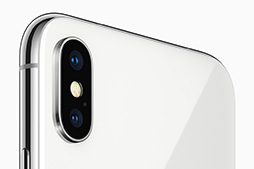 画像ギャラリー No.006のサムネイル画像 / Apple，前面ほぼ全体を有機ELパネルが覆う「iPhone X」を発表。既存路線を継承するスマートフォン「iPhone 8 Plus」「iPhone 8」も