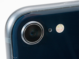 画像ギャラリー No.006のサムネイル画像 / 第3世代iPhone SEは,ホームボタンはそのままに最新SoCで生まれ変わった優等生なスマートフォン入門機だ