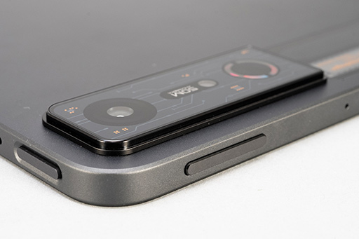 画像ギャラリー No.016のサムネイル画像 / ゲーマーに適したタブレットはどっちだ!?　「iPad Air」2024年モデル vs Android最強タブレット「REDMAGIC Nova」を比べてみよう
