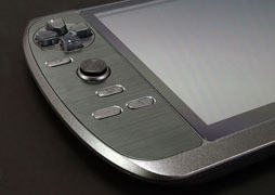 画像ギャラリー No.004のサムネイル画像 / 携帯ゲーム機のようなコントローラを搭載したAndroidタブレット「SUPERGAMER俺」が販売開始。賞金総額60万円のゲームコンテストも始まる