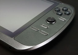 画像ギャラリー No.005のサムネイル画像 / 携帯ゲーム機のようなコントローラを搭載したAndroidタブレット「SUPERGAMER俺」が販売開始。賞金総額60万円のゲームコンテストも始まる