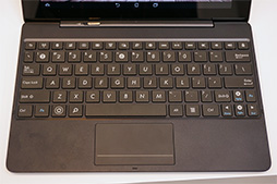 画像ギャラリー No.011のサムネイル画像 / ASUS，Tegra 4＋IGZO液晶の10.1インチAndroidタブレット「ASUS Pad TF701T」を発表。7インチタブレット「Fonepad 7」と合わせて触ってみた