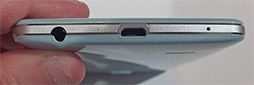 画像ギャラリー No.006のサムネイル画像 / KDDIの2013冬モデルスマートフォン&タブレットを触ってきた。スペックは横一線で使い勝手に工夫を凝らした製品が目立つ
