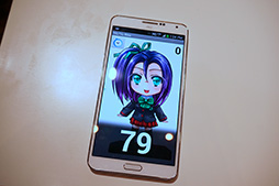 画像ギャラリー No.032のサムネイル画像 / KDDIの2013冬モデルスマートフォン&タブレットを触ってきた。スペックは横一線で使い勝手に工夫を凝らした製品が目立つ