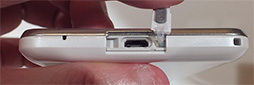 画像ギャラリー No.036のサムネイル画像 / KDDIの2013冬モデルスマートフォン&タブレットを触ってきた。スペックは横一線で使い勝手に工夫を凝らした製品が目立つ