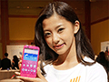 KDDIの2013冬モデルスマートフォン＆タブレットを触ってきた。スペックは横一線で使い勝手に工夫を凝らした製品が目立つ