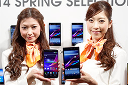 画像ギャラリー No.002のサムネイル画像 / KDDIの2014春モデルのスマートフォン&タブレットをチェック。大画面ファブレットにコンパクトなハイスペック機と充実したラインナップ