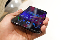 画像ギャラリー No.014のサムネイル画像 / KDDIの2014春モデルのスマートフォン&タブレットをチェック。大画面ファブレットにコンパクトなハイスペック機と充実したラインナップ