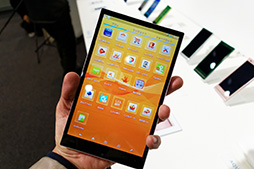 画像ギャラリー No.048のサムネイル画像 / KDDIの2014春モデルのスマートフォン&タブレットをチェック。大画面ファブレットにコンパクトなハイスペック機と充実したラインナップ