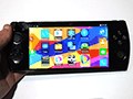 ［CES 2015］PS Vita風デザインの“ゲームパッド付きスマホ”「W1 3D」を展示会場で発見。取り急ぎ触ってきた