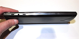 画像ギャラリー No.005のサムネイル画像 / ［CES 2015］PS Vita風デザインの“ゲームパッド付きスマホ”「W1 3D」を展示会場で発見。取り急ぎ触ってきた