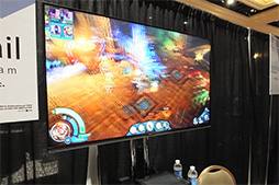 画像ギャラリー No.010のサムネイル画像 / ［CES 2015］PS Vita風デザインの“ゲームパッド付きスマホ”「W1 3D」を展示会場で発見。取り急ぎ触ってきた