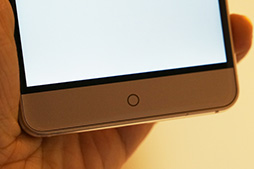 画像ギャラリー No.011のサムネイル画像 / ZTEの新型SIMロックフリースマホ「BLADE V7 MAX」テストレポート。普段使いにはいいがゲーム用途では厳しい面も