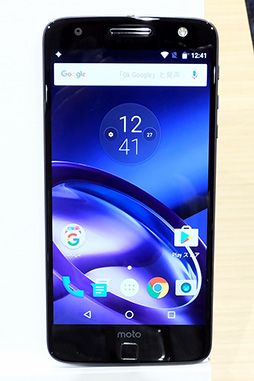 画像ギャラリー No.005のサムネイル画像 / Motorolaの新SIMフリースマホ「Moto Z」&「Moto Z Play」をじっくりチェック。ベンチは不許可でもデレステはプレイしてきた