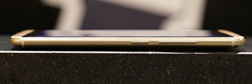 画像ギャラリー No.010のサムネイル画像 / ZTE製スマートフォン「AXON 7」テストレポート。新世代フラグシップ機は,性能と音と映像のバランスが良好な,ゲームに適した1台だ
