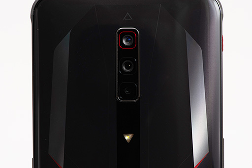 画像ギャラリー No.004のサムネイル画像 / 【PR】ゲーマー向けスマートフォン「RedMagic 6」は,2021年最強のスペックでゲームが楽しめる製品だ