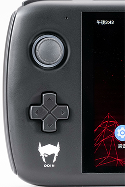 画像ギャラリー No.010のサムネイル画像 / Android搭載小型ゲーム機「Odin Pro」を写真でチェック。ゲームパッドが想像以上の出来栄えだ