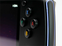 画像ギャラリー No.015のサムネイル画像 / Android搭載小型ゲーム機「Odin Pro」を写真でチェック。ゲームパッドが想像以上の出来栄えだ