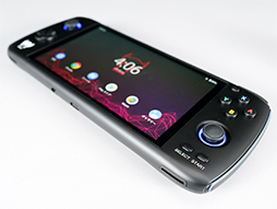 画像ギャラリー No.024のサムネイル画像 / Android搭載小型ゲーム機「Odin Pro」を写真でチェック。ゲームパッドが想像以上の出来栄えだ