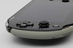 画像ギャラリー No.016のサムネイル画像 / 新型PS Vita「PCH-2000」分解レポート。コストダウンと薄型軽量化に向けた努力の跡が窺える