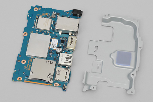画像ギャラリー No.020のサムネイル画像 / 「PlayStation Vita TV」分解レポート。約1万円から買える「据え置き型Vita」は,格好よくスマートなキカイだった