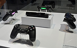画像ギャラリー No.004のサムネイル画像 / ［GDC 2013］PS4のコントローラが披露。大手の出展増加で年々規模が拡大するGDC展示会場レポート（1）