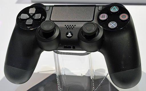 画像ギャラリー No.005のサムネイル画像 / ［GDC 2013］PS4のコントローラが披露。大手の出展増加で年々規模が拡大するGDC展示会場レポート（1）