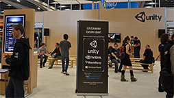 画像ギャラリー No.012のサムネイル画像 / ［GDC 2013］PS4のコントローラが披露。大手の出展増加で年々規模が拡大するGDC展示会場レポート（1）