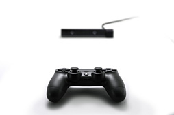 画像ギャラリー No.021のサムネイル画像 / ［E3 2013］SCEA，「PlayStation 4」の実機を披露。直線的なデザインの外観と明らかになったスペックを総まとめ