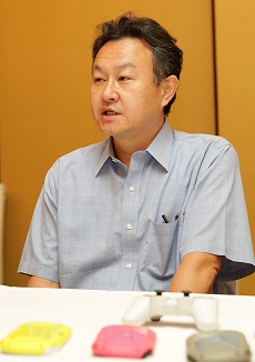 画像ギャラリー No.002のサムネイル画像 / ［TGS 2013］SCE WWSプレジデントの吉田修平氏インタビュー。ネットワークを通じてさまざまなデバイスがつながり，どこにいてもゲームと触れ合えるのがPlayStation 4のコンセプト