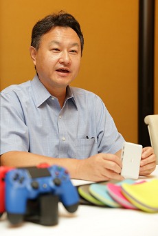 画像ギャラリー No.004のサムネイル画像 / ［TGS 2013］SCE WWSプレジデントの吉田修平氏インタビュー。ネットワークを通じてさまざまなデバイスがつながり，どこにいてもゲームと触れ合えるのがPlayStation 4のコンセプト