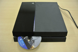 画像ギャラリー No.005のサムネイル画像 / 北米で購入したPlayStation 4を起動してみた。一新されたユーザーインタフェースや注目の「SHARE」機能をムービー付きでレポート