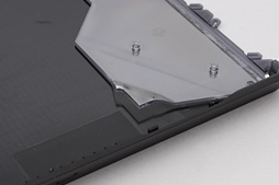 画像ギャラリー No.046のサムネイル画像 / 「PlayStation 4」分解レポート。AMDのカスタムAPUを搭載する新世代マシンは,とてもゲーム機らしいゲーム機だった