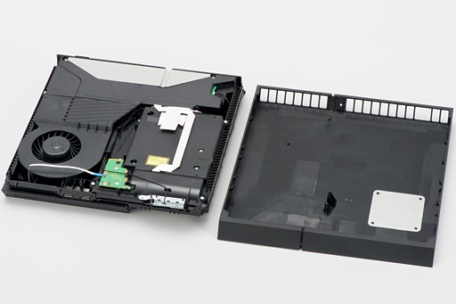 画像ギャラリー No.016のサムネイル画像 / 新型PS4「CUH-1200」分解レポート。軽量化と省電力化を実現した背景には,筐体と基板のシンプル化があった